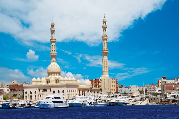 Hurghada 3-Hour City Tour — Old Town, Big Mosque & Marina Stroll photo 3