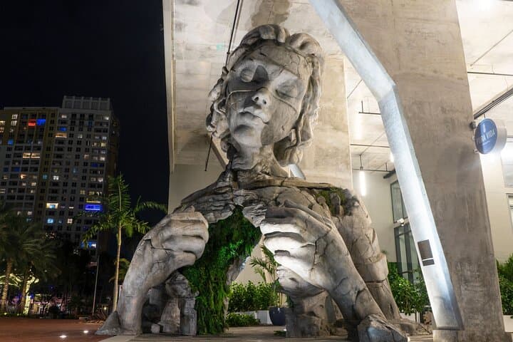 Fort Lauderdale Ghosts, Boos & Booze: Downtown Haunted Pub Crawl and Walking Tour photo 4