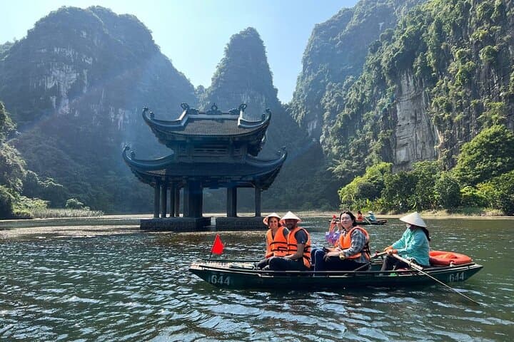Ninh Binh Full-Day: Hoa Lu, Trang An Boat Ride & Mua Cave Viewpoint photo 2