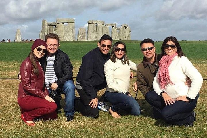 Southampton to London Private Transfer via Stonehenge — Timed Stop at the Stones photo 3
