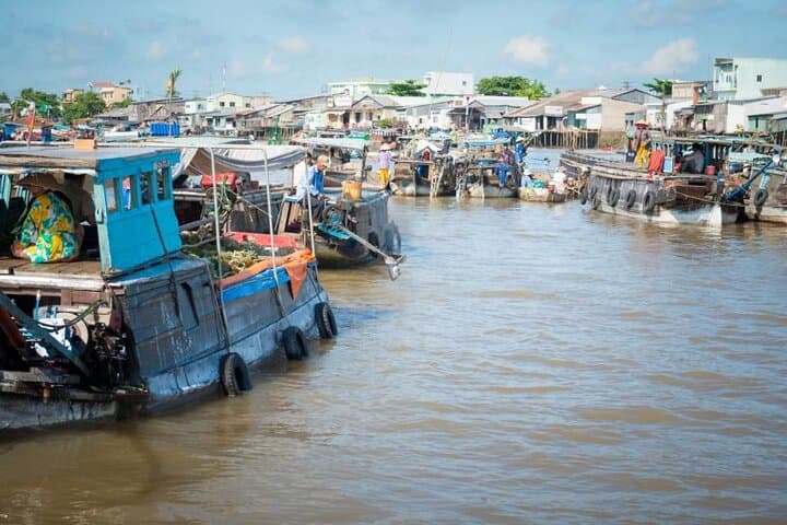 Bangkok Private Tour: Damnoen Saduak Floating Market & Maeklong Railway Market photo 4