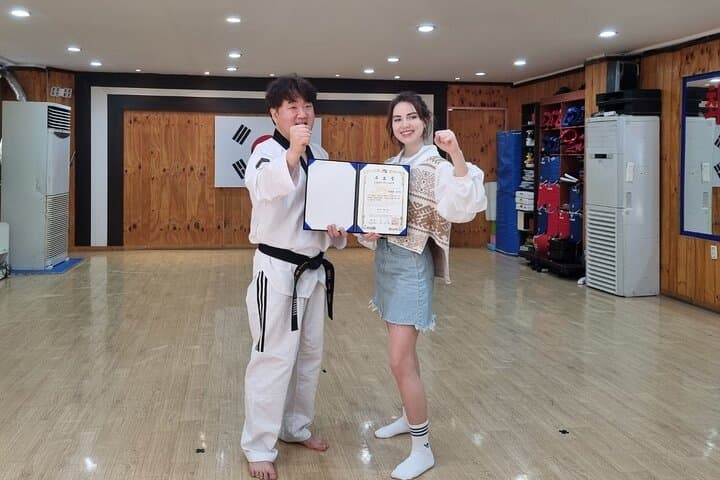 Train Taekwondo in Daegu: Hands-On Class with a 7th‑Dan Master photo 5