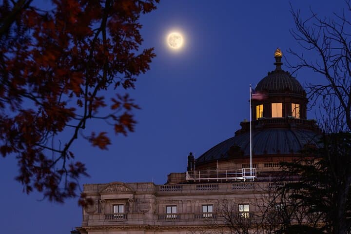 Scandalous Capitol Hill Evening Walking Tour: Dark History & Secrets of DC photo 6