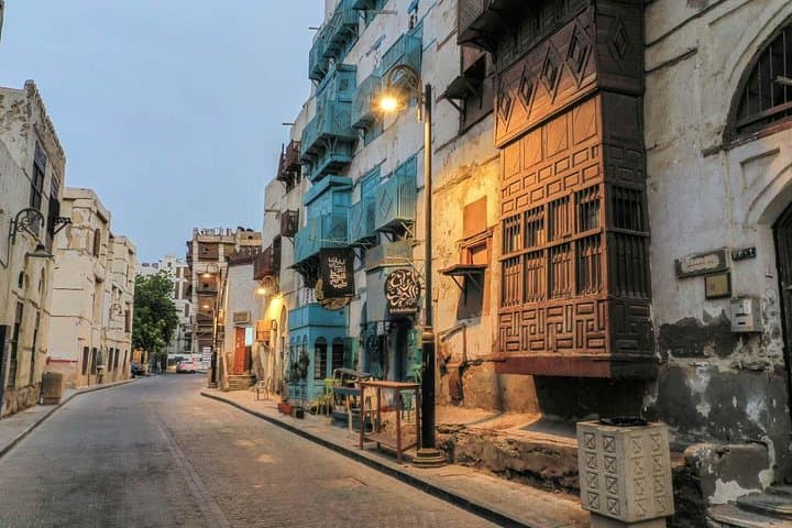 Four-Day Cultural Journey: Jeddah, Taif & Riyadh Including the Edge of the World