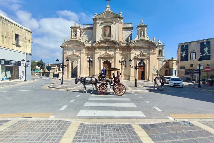 Explore Malta: Private Day Tour to Mdina, Dingli Cliffs & Blue Grotto