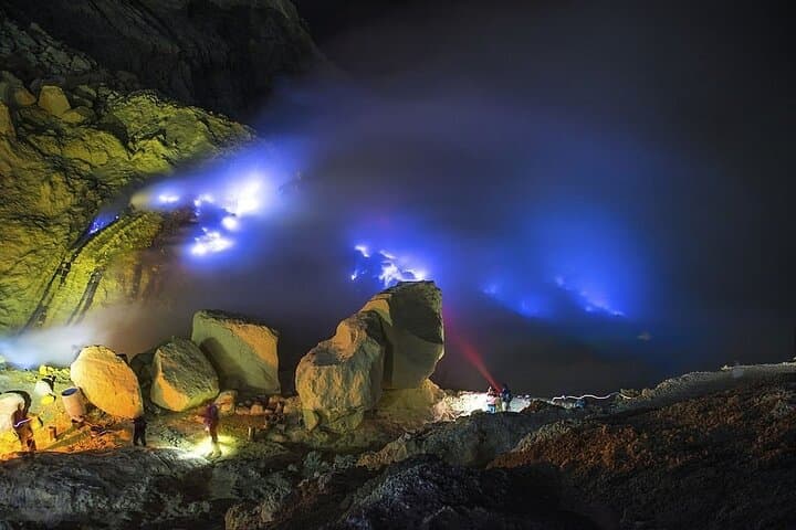 Overnight Ijen Blue Flames Trek from Bali: Night Hike to Kawah Ijen