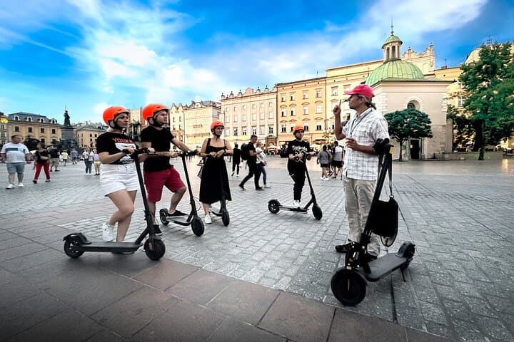 Gdansk Electric Scooter Tour: 90-Minute Guided Old Town Ride photo 6