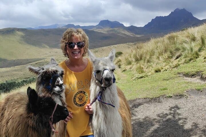 Quito Skyline & Equator: Teleferico Ride and Mitad del Mundo Private Tour