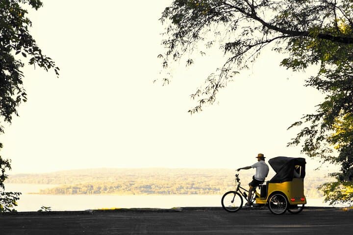 Grandview Drive Pedicab Tour — Scenic Illinois River Bluff Ride photo 4