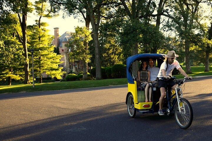 Grandview Drive Pedicab Tour — Scenic Illinois River Bluff Ride photo 2