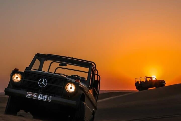 Evening Heritage Safari in Al Marmoom: Vintage Mercedes G-Wagon Desert Experience photo 3