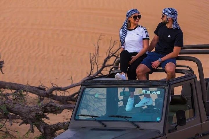 Private Evening Heritage Safari in Al Marmoom — Vintage G-Class & Bedouin Dinner photo 4