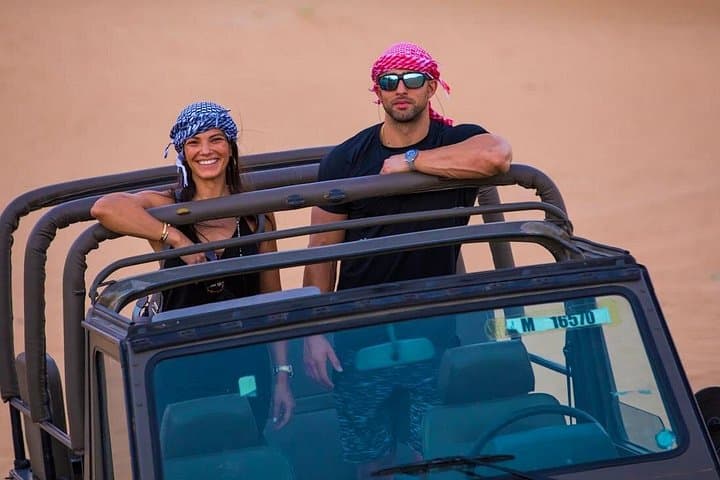 Private Evening Heritage Safari in Al Marmoom — Vintage G-Class & Bedouin Dinner
