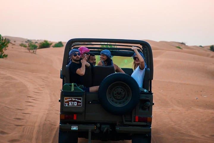 Private Evening Heritage Safari in Al Marmoom — Vintage G-Class & Bedouin Dinner photo 5
