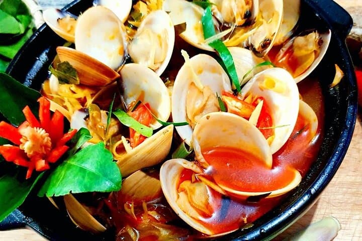 Hoi An Seafood & Oyster Cooking Class — Market-to-Table Culinary Experience photo 5