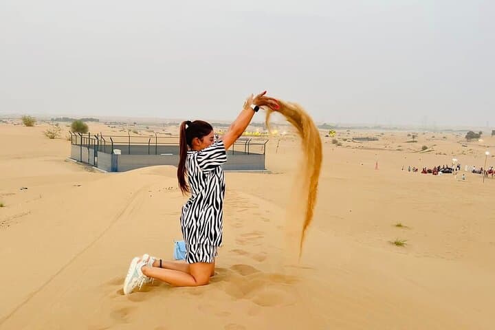 Private Morning Desert Safari in a Vintage Mercedes G-Class at Al Marmoom Oasis photo 4