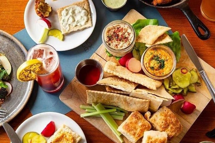 Lexington Art and Appetizers Walking Tour: 2-Hour Downtown Gallery & Food Experience photo 1