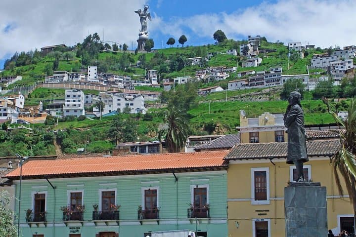 Quito City Tour: Teleferico Heights and the Middle of the World photo 3