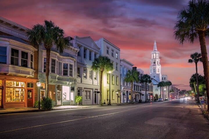 Real Hauntings of Charleston: Small-Group Ghost Walking Tour photo 3