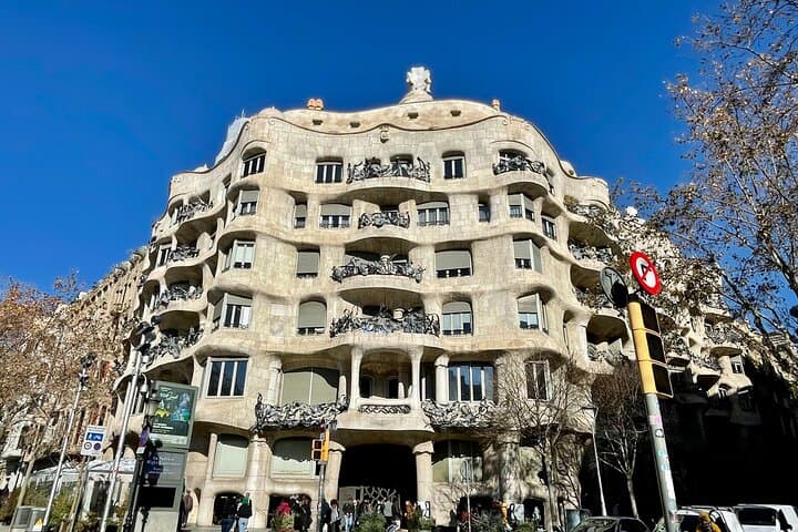Private Gaudí Bike Tour — 3-Hour Modernisme Route in Barcelona photo 5