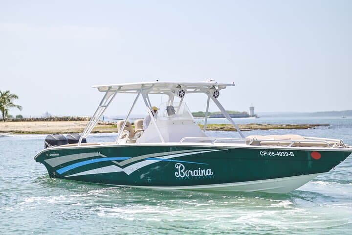 Private 34ft Luxury Boat Rental in Cartagena — Day Charters to Rosario & Playa Blanca