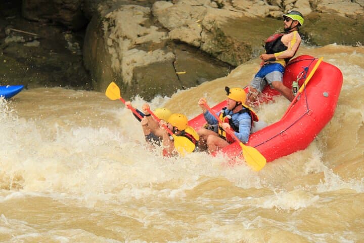 Naranjo River Rafting from Manuel Antonio: 8-Mile Whitewater Adventure photo 6