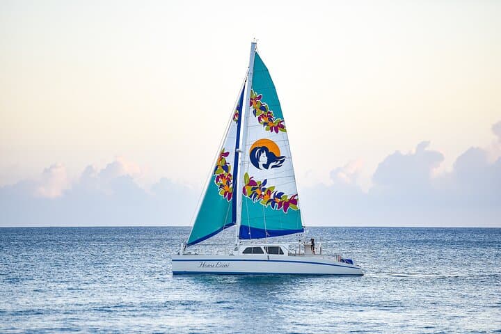 Kona Catamaran Sunset Sail: Experience Hawaii’s Pacific Coastline at Dusk