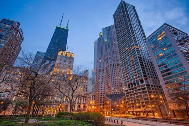 Downtown Chicago Architectural & Historical Private Walking Tour