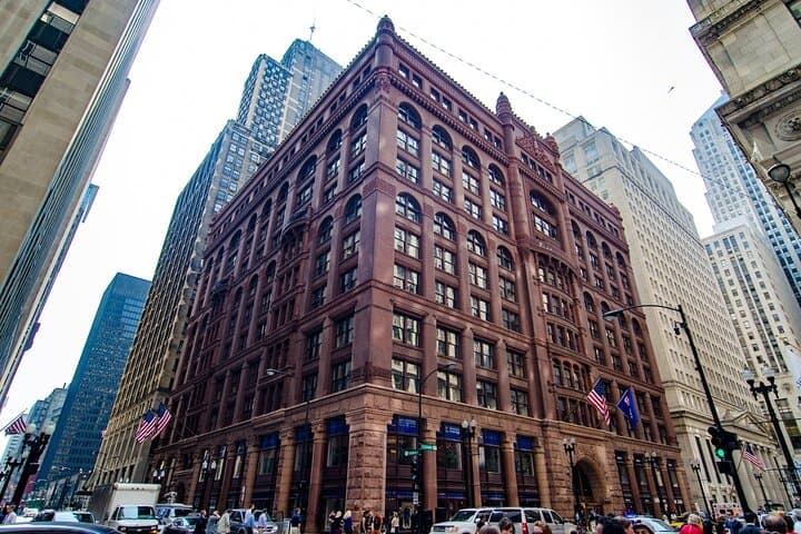 Downtown Chicago Architectural & Historical Private Walking Tour photo 4