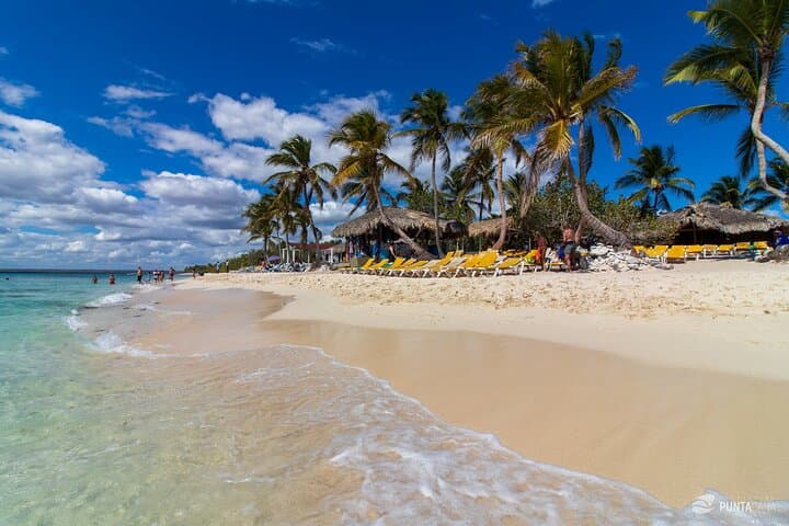 Catalina Island Day Trip: Snorkel, Beach & Lunch from Punta Cana