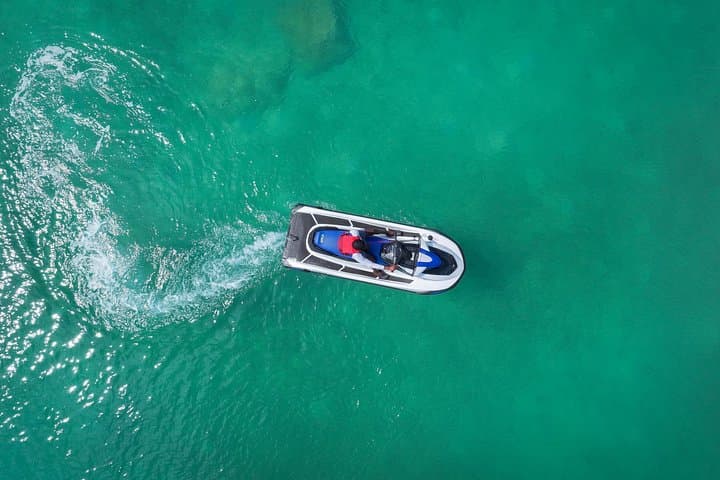 Jet Ski Adventure in Turks and Caicos: Explore La Famille Wreck & Hidden Cays photo 3