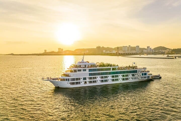 Ambassador Day Cruise: Luxury Halong Bay Day Cruise to Sung Sot Cave & Titov Island
