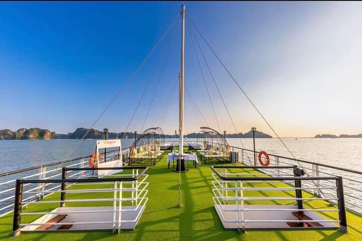 Ha Long Heritage Luxury Day Cruise — Jacuzzi, Kayak & Sunset on Ha Long Bay photo 5