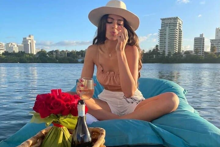 Private Floating Picnic in Condado Lagoon — San Juan Romantic Water Experience