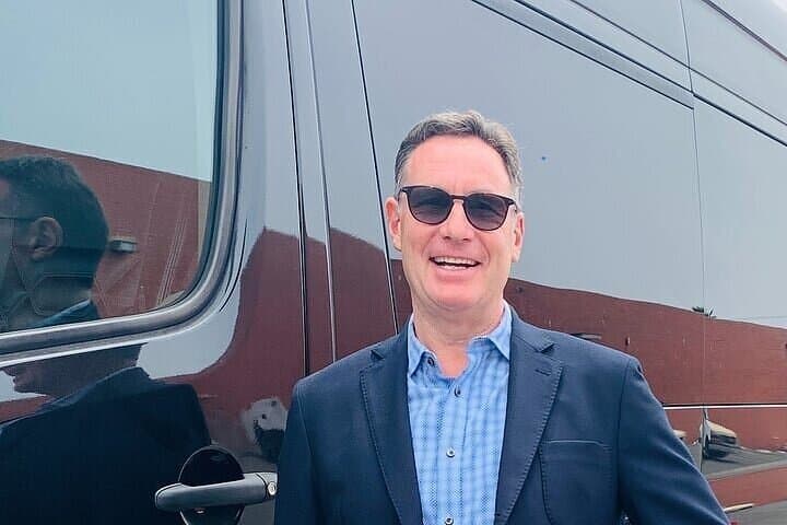 Private Luxury Charter LA to Vegas — Sprinter & Midsize Shuttle Guide photo 6