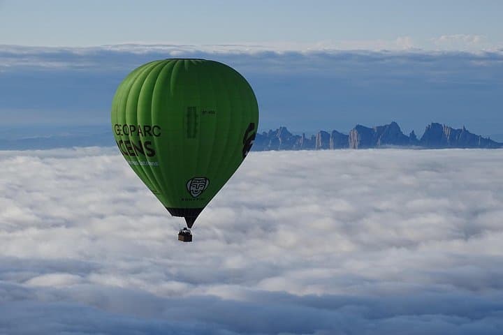 Barcelona Balloon and Sail Combo: Sunrise Flight Over Catalonia + Mediterranean Cruise photo 2