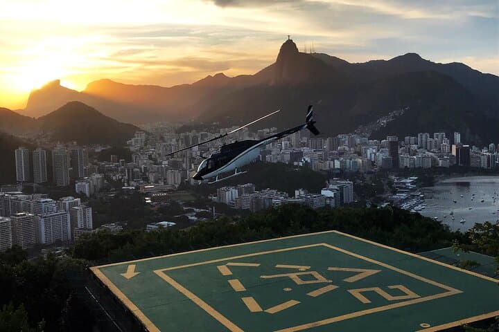 Helicopter Tour Over Rio de Janeiro: Sugarloaf or Lagoa Aerial Flight