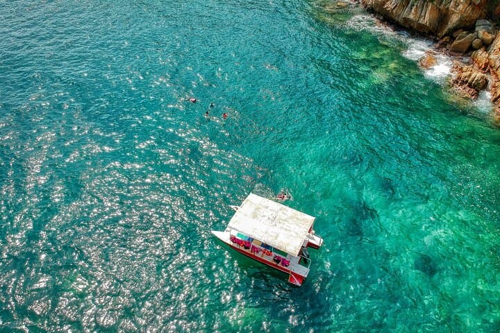 La Roqueta Island Beginner Scuba: Half-Day Dive & Acapulco City Tour photo 2