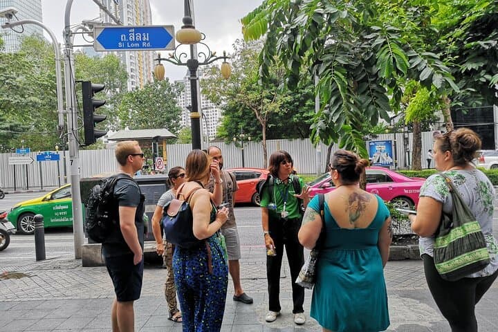 Full-Day Private Shore Tour from Kai Tak: Central, SoHo & Local Markets photo 3
