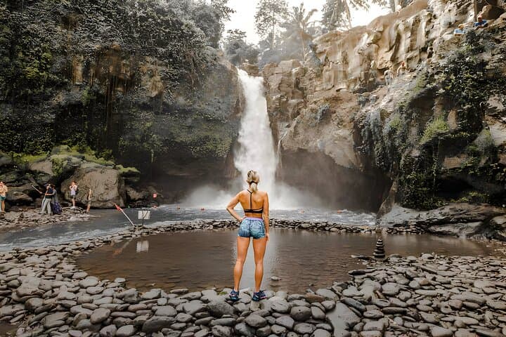 Ubud to Uluwatu Sunset Tour: Waterfall, Monkey Forest & Jimbaran Seafood Dinner photo 2