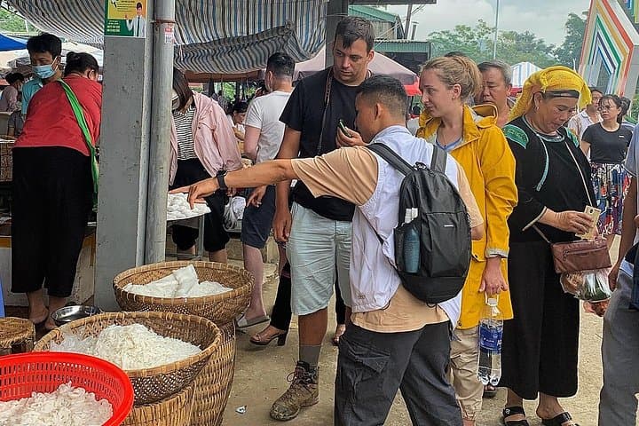 San Thang Market, Pu Sam Cap Cave & Hmong Village: 2-Day Sapa Cultural Tour photo 2