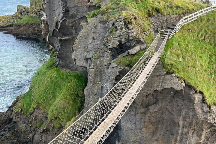 Private Giant's Causeway & Game of Thrones Tour from Belfast — Dark Hedges, Carrick-a-Rede & Bushmills