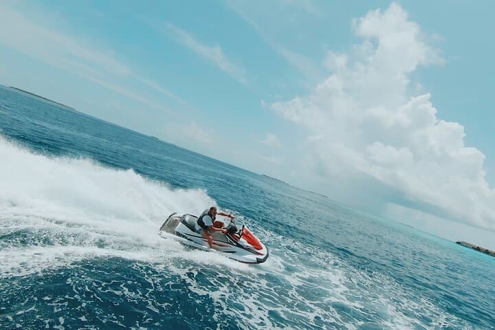 Dubai Jet Car and Jet Ski Combo: 30-Min Land & Sea Thrill photo 2