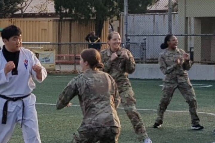 Train Taekwondo in Daegu: Hands-On Class with a 7th‑Dan Master photo 3