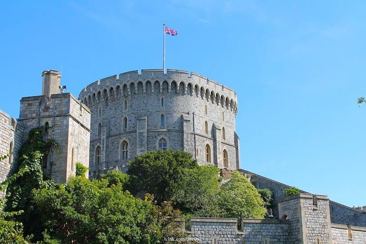 Private Full-Day Walking Tour of Windsor Castle and Eton photo 2
