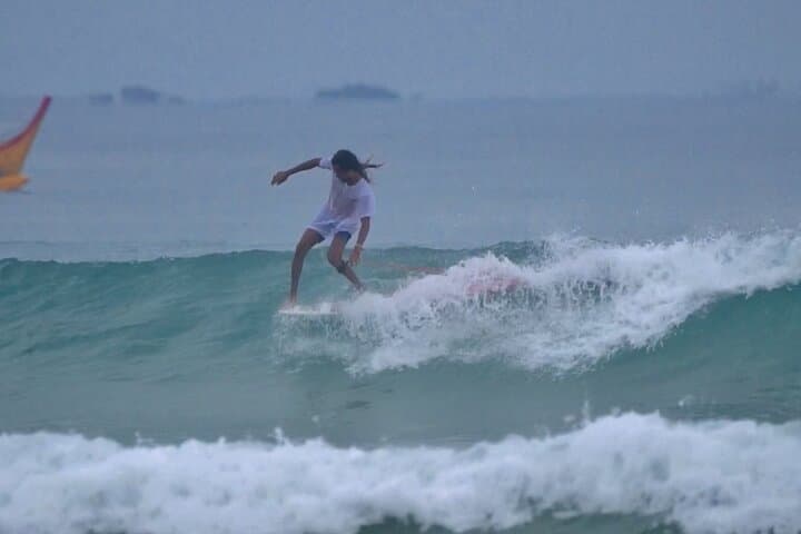 Learn to Surf in Weligama: Ride a Wave Surf School Experience photo 6