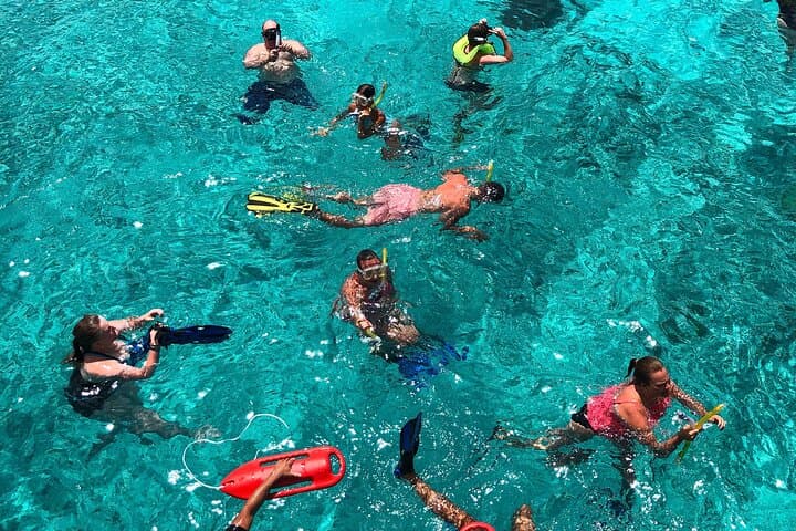 Bella Brunch on Lady Bellaïs — Bonaire Snorkel Cruise with Rope Swing photo 2