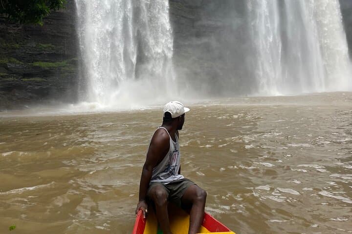 Boti Waterfalls and Aburi Botanical Gardens Full-Day Tour from Accra photo 3