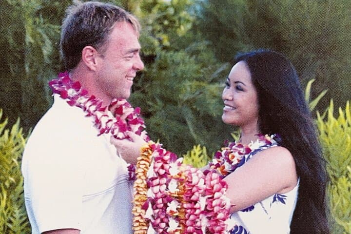 Kukui Nut Lei Greeting at Kahului Airport: Durable Hawaiian Welcome photo 4