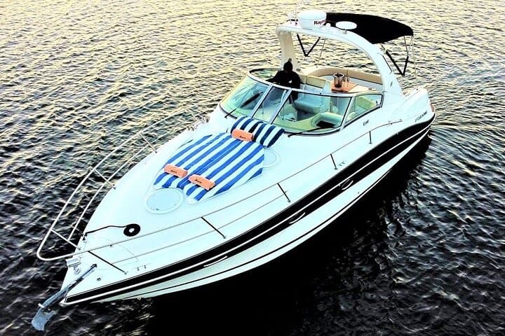 Private yacht charter and snorkeling in Cabo San Lucas — Pelican Rock & Land's End photo 1